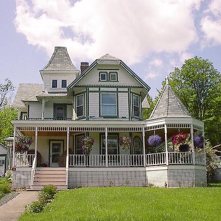 Antique Rose Inn Windham Exterior photo