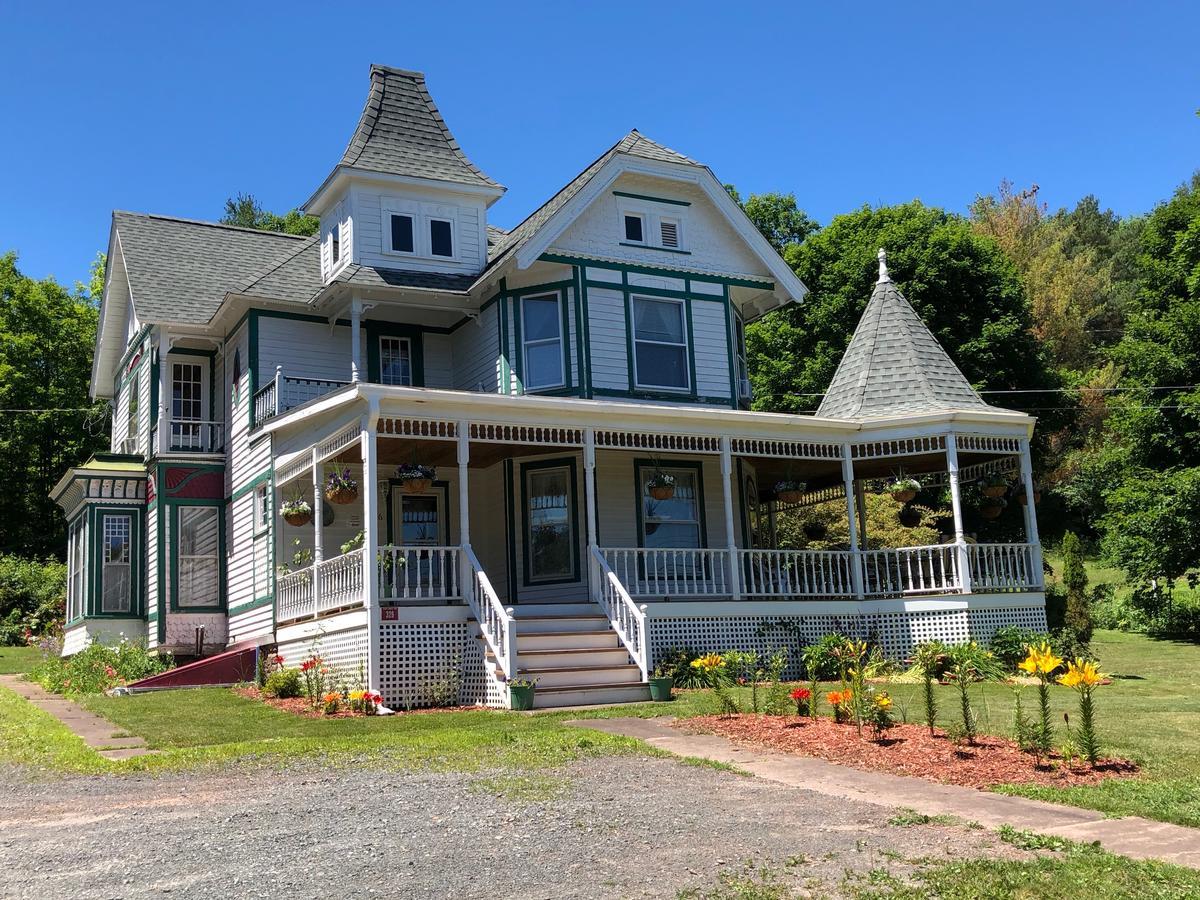 Antique Rose Inn Windham Exterior photo