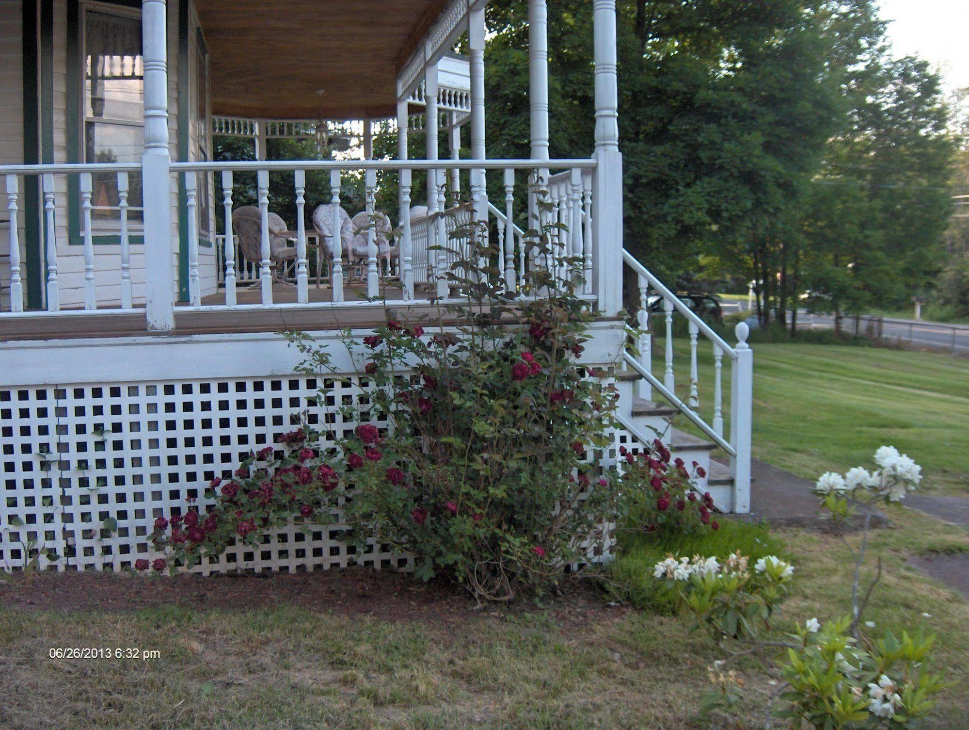 Antique Rose Inn Windham Exterior photo